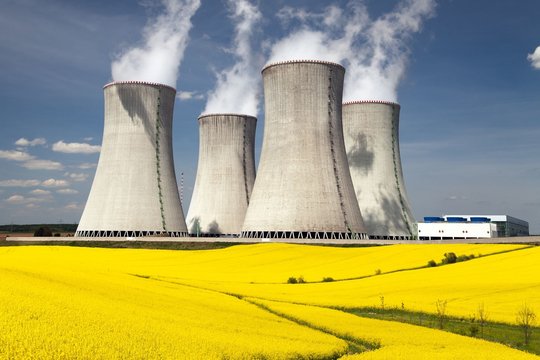 Į pagalbą vėjui ir Saulei: ar į Lietuvą sugrįš branduolinė energetika?