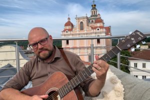 Vaikai vis mažiau kalbasi: muzikos kūrėjas siūlo būdą susigrąžinti ryšį