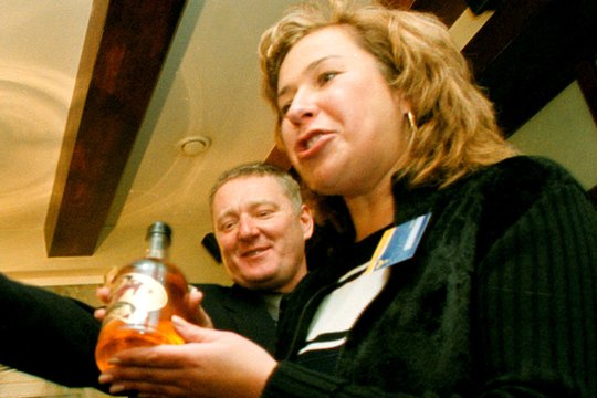 Konspiracinis butas garsius svečius akino prabanga: „Ant šito minkštasuolio buvo užmigęs meras. Kompanija netyčia jį užmiršo“