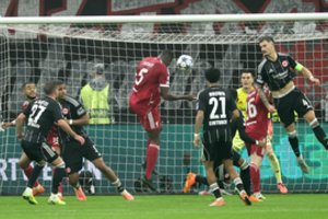 „Liverpool“ ir „Chelsea“ smaginosi tuo pačiu rezultatu, o „Bayern“ pasižymėjo jauniausias Čempionų lygos žaidėjas