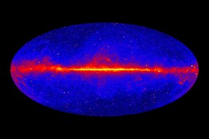 Paslaptingas švytėjimas mūsų galaktikos centre gali pakeisti pagrindinę kosminę teoriją