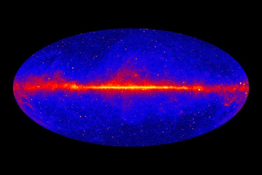 Paslaptingas švytėjimas mūsų galaktikos centre gali pakeisti pagrindinę kosminę teoriją