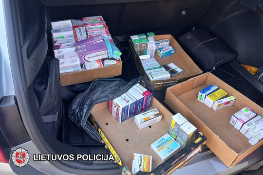 Sostinės policija nutraukė nelegalią prekybą vaistais Kalvarijų turgavietėje