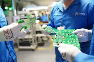 Debesys tirštėja: iki šiol Lietuvos pramonė darė stebuklus, bet kortas jaukia situacija mums svarbioje šalyje