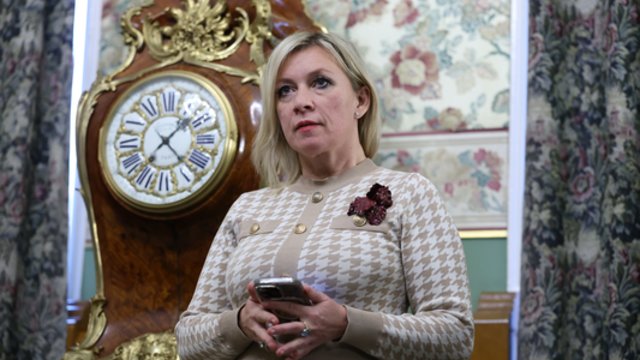 Rusija įrodinėja įgijusi sankcijų imunitetą: grasina pražūtingu poveikiu pasaulio ekonomikai