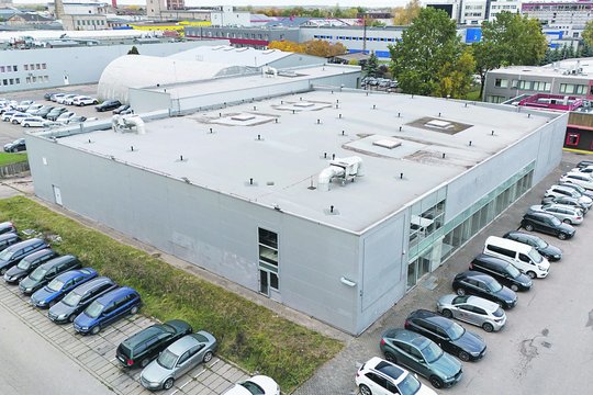 Klestėjęs prekybos centras tapo vaiduokliu: prieštaringai vertinamo verslininko šešėlis krinta ant Aleksoto