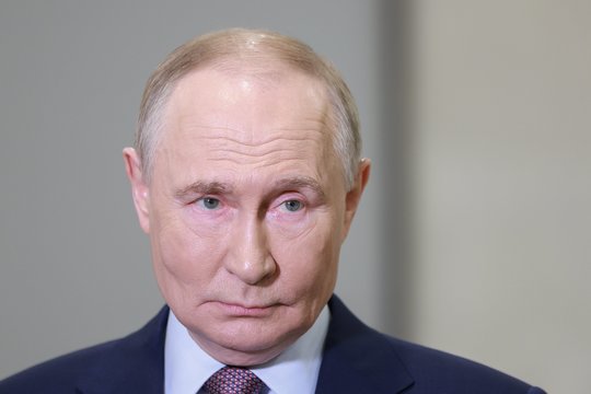 V. Putinas grūmoja: įspėjo dėl triuškinančio atsako