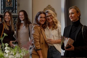 Miego ekspertė Ieva Anskaitienė žinomas moteris sukvietė į jaukų renginį