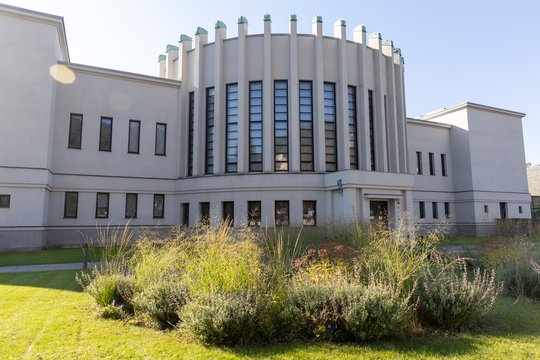 Premjerė žada ieškoti galimybių numatyti finansavimą kitąmet Tokijuje planuojamai M. K. Čiurlionio parodai