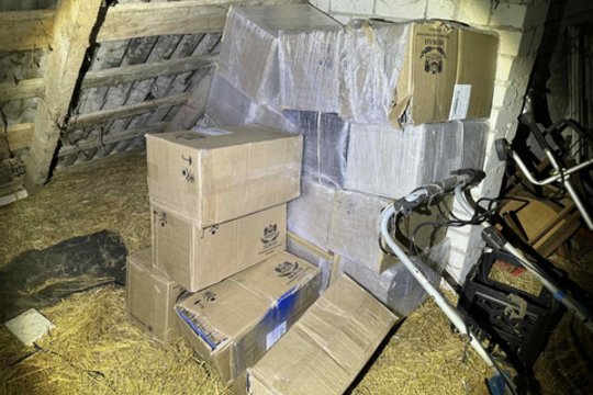 Tauragės rajone pas vyrą rasta 10 tūkst. kontrabandinių cigarečių pakelių