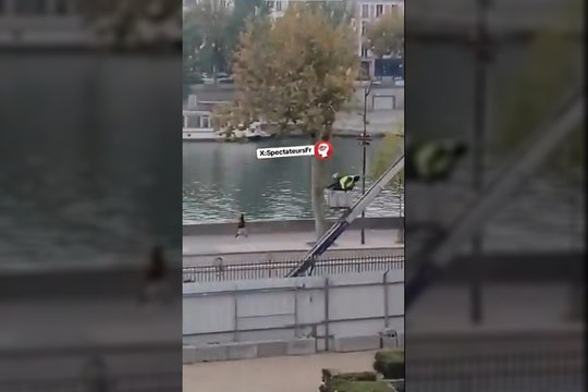 Vaizdo kamera užfiksavo Luvro vagių pabėgimą: jau buvo pasiruošę sprukti