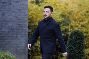 Prieš susitikimą dėl raketų Ukrainai karalius Karolis Vindzoro pilyje priėmė Zelenskį