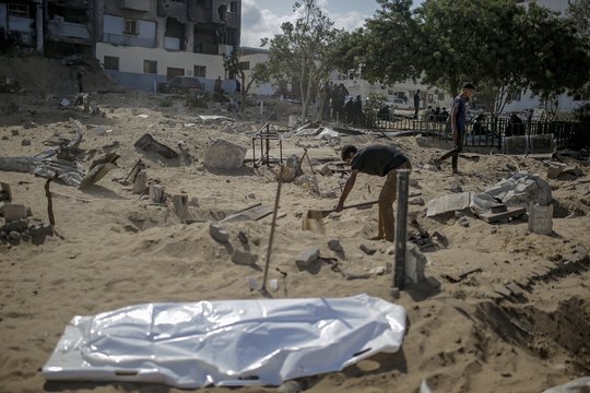 Gaza: palaidota po 61 mln. tonų griuvėsių