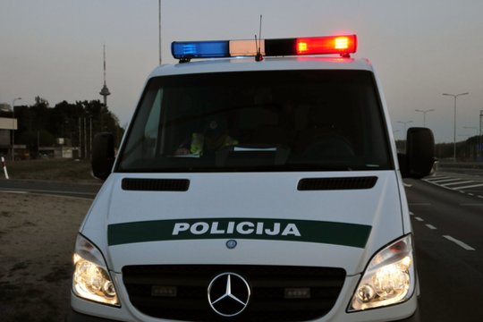 Vilniuje pagrobtas visureigis „Toyota RAV4“: vyksta ilgapirščių paieškos