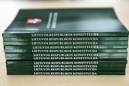 Prezidentūra: Lietuvos Konstitucija išleista Brailio raštu
