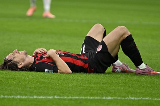 Italijoje lyderiaujantys „AC Milan“ futbolininkai barstė taškus