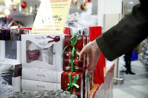 Vaizdas parduotuvėse piktina: „Jei nežinotum, kokia šiandien diena, galvotum, kad gruodis“