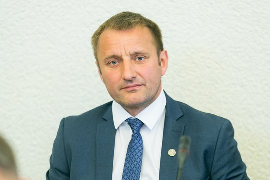 Šiaulių merui A. Visockui toliau draudžiama bendrauti su jo bylos kaltinamaisiais ir liudytojais