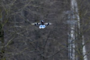 Vilniaus oro uosto zonoje droną pakėlęs įmonės atstovas – nubaustas: teko susimokėti