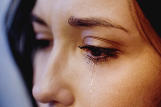 Nuo mažens manė, kad yra įvaikinta, tačiau kraujo tyrimas parodė, kokią paslaptį nuo jos slėpė šeima 