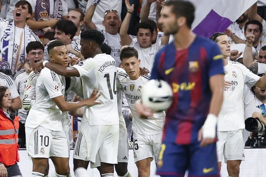 Nepaisant VAR keltų galvos skausmų, „Real“ šventė pergalę pirmajame sezono „El Clasico“