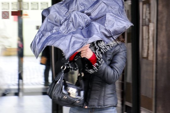 Naujausia savaitės prognozė: įspėja dėl lietaus ir vėjo, bet pabaigoje – kiek geresnė žinia