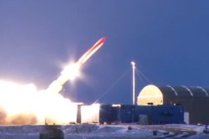 V. Putinas jau pasigyrė „skraidančiu Černobyliu“: kas per raketa yra rusų „Burevestnik“