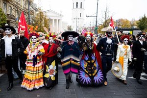 „Žinovų klubo“ testas. Ką žinote apie įvairių šalių mirusiųjų atminimo ir pagerbimo dienas?