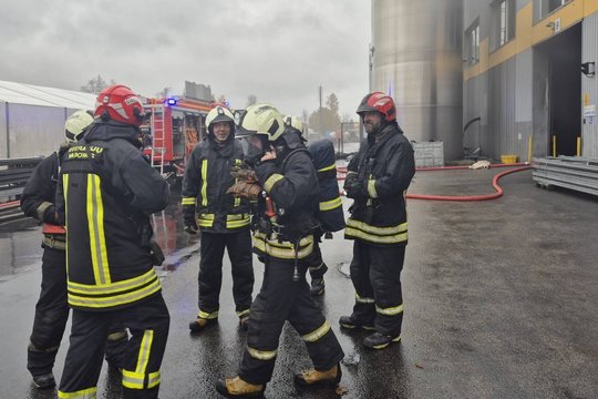 Savaitgalį gaisruose nukentėjusiųjų nebuvo, o gelbėjimo darbų atlikta per šimtą