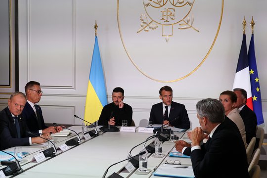 V. Zelenskis deda viltis į Vakarų sąjungininkus: laukia taikos plano pasiūlymo