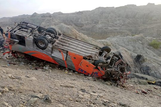 Per autobuso avariją Bolivijoje žuvo mažiausiai 16 žmonių