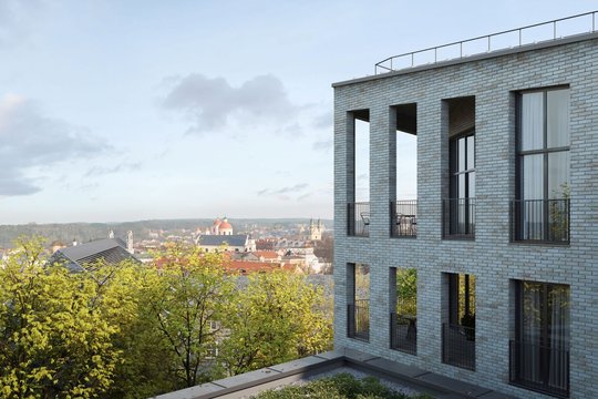 Vilniaus stoties rajono evoliucija: nuo tranzitinės zonos iki prestižinių Senamiesčio vartų