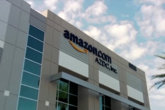 „Amazon“ mažina sąnaudas – dėl DI plėtros panaikins 30 tūkst. darbo vietų