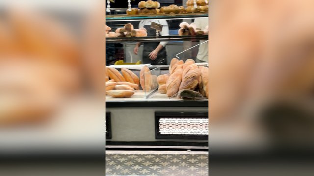 Kepinių pilnoje vitrinoje – žiurkės pėdsakai: sučiupti nebuvo taip paprasta