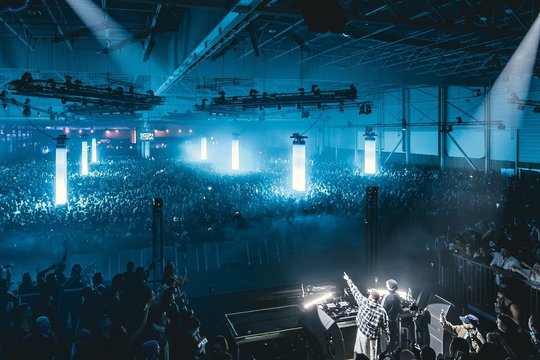 Nauja vakarėlio forma: Gravity Opera renginyje kino teatro erdvė