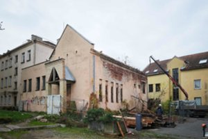 Kauno senamiestyje sugriuvo namo stogas – tik per plauką išvengta aukų