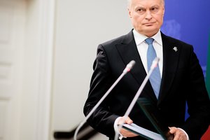 Prezidentas: pavojų aviacijai kelianti kontrabanda turi būti vertinama laisvės atėmimo bausme