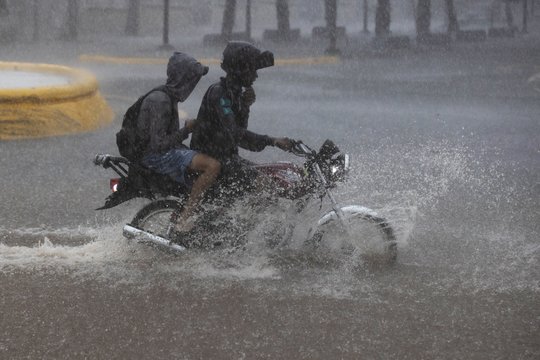 Dar neregėtas uraganas smogė Jamaikai: pranešama apie pirmąsias aukas, baiminamasi blogiausio