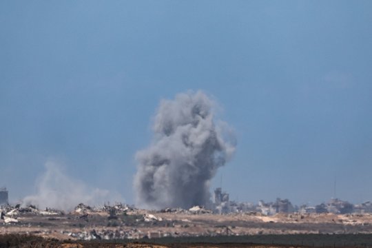 Žuvus dešimtims žmonių, Izraelio kariuomenė pareiškė, kad paliaubos Gazoje tęsiasi