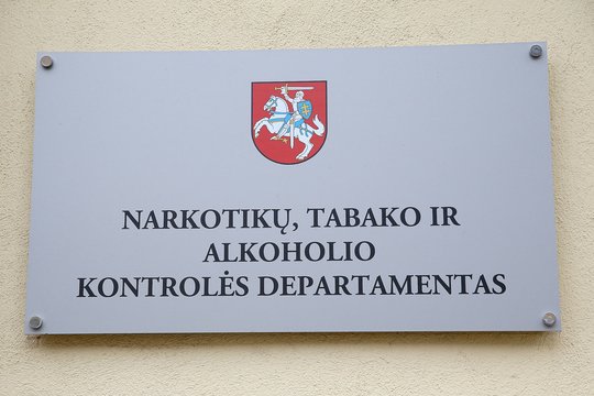 NTAKD: Lietuvoje aptikta kanapių su miniatiūriniais stiklo gabaliukais