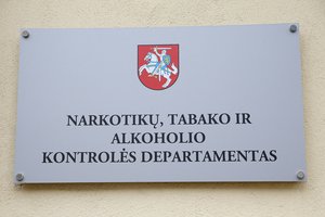 NTAKD: Lietuvoje aptikta kanapių su miniatiūriniais stiklo gabaliukais