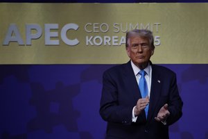 D. Trumpas prieš susitikimą su Xi Jinpingu užsiminė apie galimybę sumažinti muitus