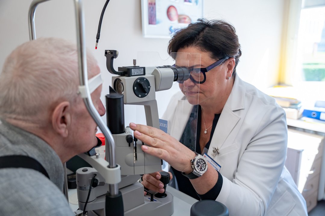 Amžinė geltonosios dėmės degeneracija: gydytoja įvardijo pirmąjį ligos požymį