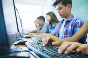 Mokytojas: dirbtinis intelektas keičia tai, kas yra mokytojas