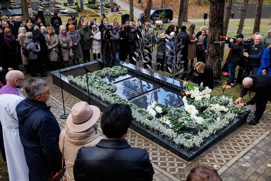 Kadruose – jautrios akimirkos: amžino poilsio atgulė kilnių geradarių palaikai