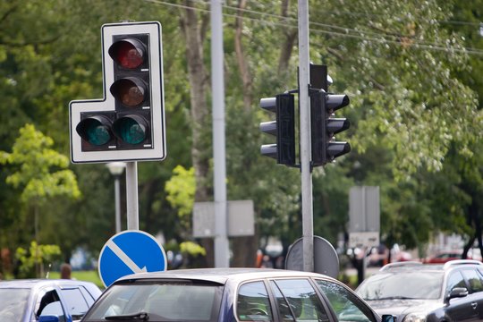 Įspėja vairuotojus: dalyje Vilniaus sankryžų neveikia šviesoforai