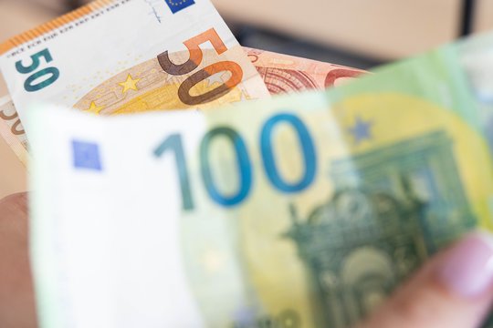 Liepos–rugsėjo mėnesiais euro zonos ekonomika augo 0,2 proc., visos ES – 0,3 proc.