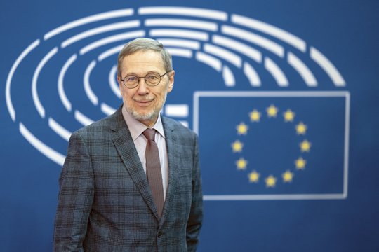 Dar ir kaip judūs Čiurlionies artefaktai. Interviu su profesoriumi Liudu Mažyliu