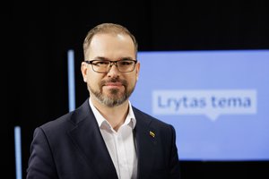 Sprendžiasi Krašto apsaugos ministerijos likimas: kas yra realiausiu kandidatu įvardijamas R. Kaunas?