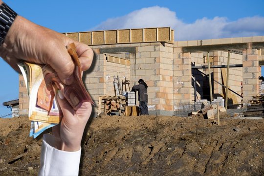 Galimas kyšis valdininkui virto NT statyba, tačiau kaltės kratosi: „Namas priklauso žmonai“ 